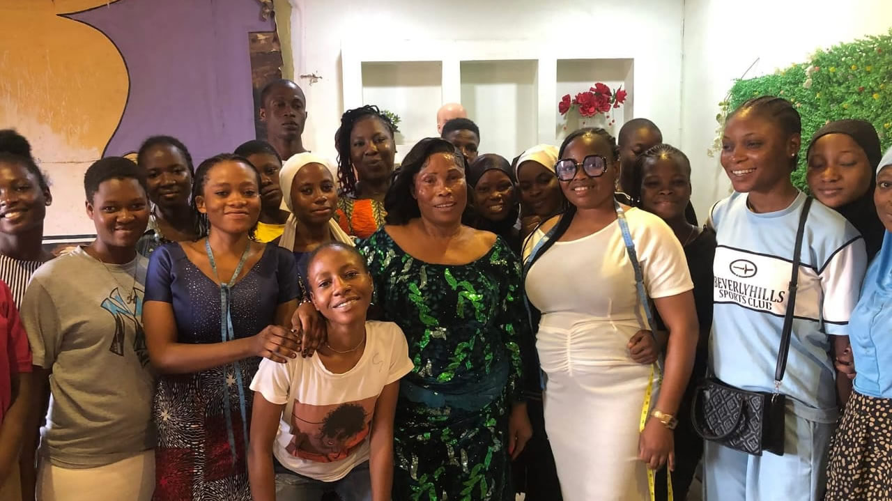 GROUP PICTURES OF THE CEO AND THE STUDENTS 2023